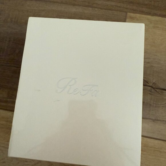 ReFa CARAT Japanese Face Roller Microcurrent Device - Picture 5 of 6